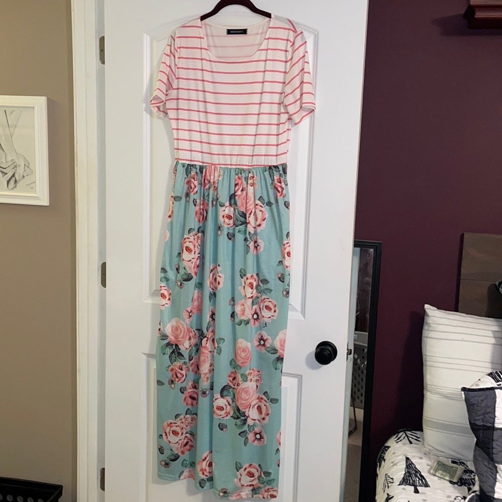 Flower Maxi Dress with Pockets